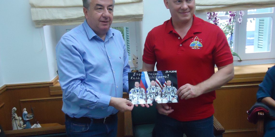 Συνάντηση του Ρώσου κοσμοναύτη Oleg Artemyev με τον Περιφερειάρχη Σταύρο Αρναουτάκη