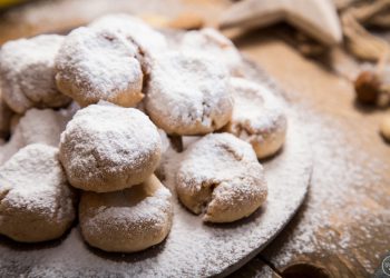 Συνταγή για γνήσιους κρητικούς κουραμπιέδες