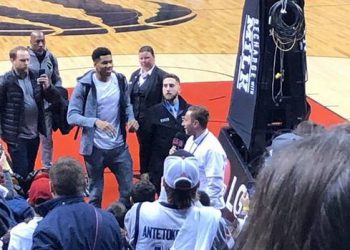 Γιάννης Αντετοκούνμπο: «Ζήτω η Ελλάδα»