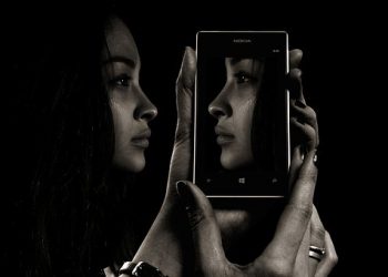 Η εμμονή με τον εαυτό μας και οι ερωτήσεις στο “εγώ”