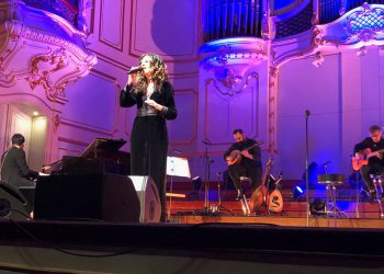 Αποθεώθηκε η Αρβανιτάκη στο Αμβούργο!