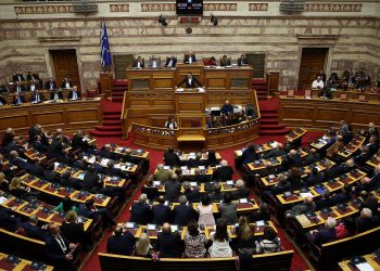 Πέρασε η Συμφωνία των Πρεσπών με 153 «ναι» & ένα «παρών»