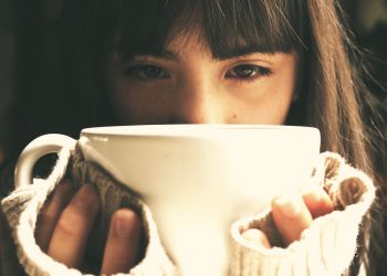 Όσο περισσότερο δουλεύει μια γυναίκα την εβδομάδα, τόσο αυξάνει ο κίνδυνος κατάθλιψης