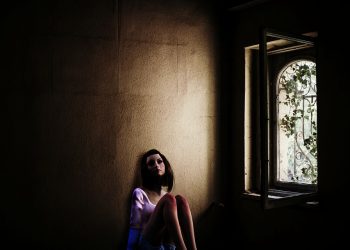 Έχεις παρατηρήσει ποτέ ότι όσο τραβάς το σχοινί τόσο ματώνουν τα χέρια σου;