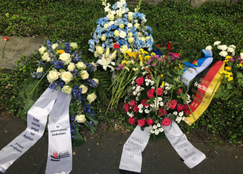 Τους Έλληνες που εξοντώθηκαν στο στρατόπεδο συγκέντρωσης „Neuengamme“ τίμησαν οι Ομογενείς του Αμβούργου!