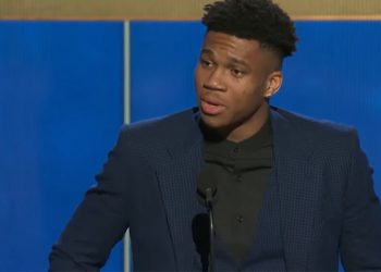 Έγραψε ιστορία: Ο Γιάννης Αντετοκούνμπο MVP του ΝΒΑ