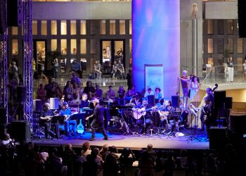 Αυγουστιάτικη Πανσέληνος με μουσική  στο Μουσείο Ακρόπολης