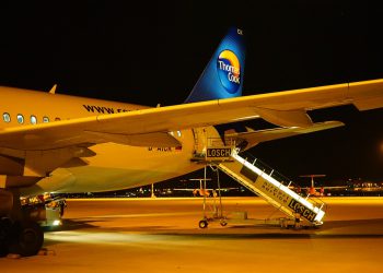 Κέντρο επιχειρήσεων στο υπουργείο Τουρισμού για την κατάρρευση της Thomas Cook, αρχίζει ο επαναπατρισμός ξένων τουριστών