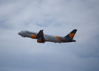 Επιδότηση ανεργίας με λιγότερα ένσημα λόγω πτώχευσης Thomas Cook