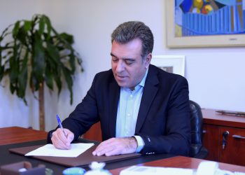 Μάνος Κόνσολας: «Κάναμε πράξη τη λειτουργία της Σχολής Ξεναγών Θεσσαλονίκης»