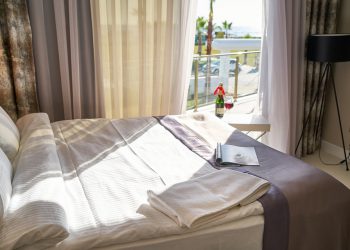 Υπ. Τουρισμού: Η τελική λίστα με τα ξενοδοχεία που θα λειτουργούν ανά περιφέρεια