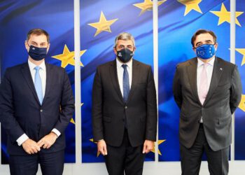 Θεοχάρης: «Τώρα είναι η ώρα να σχεδιάσουμε την επόμενη μέρα για τον Τουρισμό»