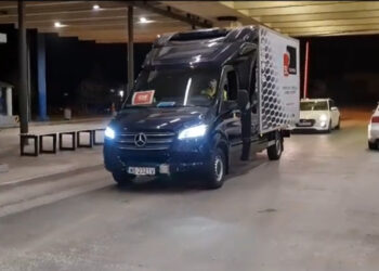 Έφτασαν στην Ελλάδα τα πρώτα εμβόλια για την επιχείρηση «Ελευθερία»