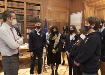 Ο Πρωθυπουργός υποδέχθηκε τους χρυσούς ολυμπιονίκες της Διεθνούς Ολυμπιάδας Ρομποτικής