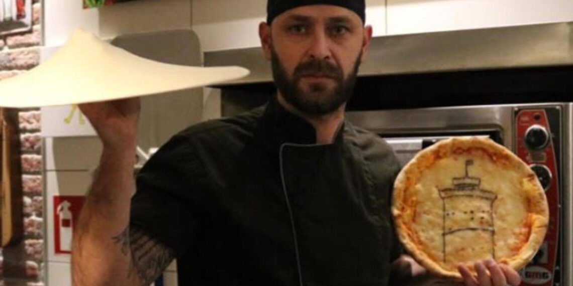 Γερμανία: Ο Έλληνας που… ζωγραφίζει με τυρί πάνω σε πίτσες