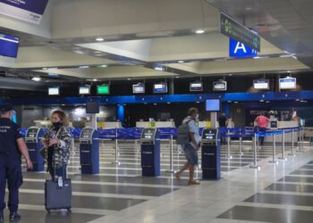 Νέα παράταση για τα περιοριστικά μέτρα στις πτήσεις για Ελλάδα