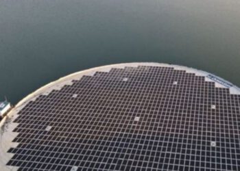 Συμφωνία για πλωτό φωτοβολταϊκό σε Ελλάδα και Κύπρο