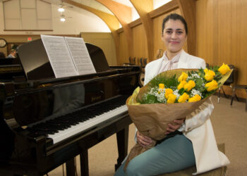 Μια Ελληνίδα, η πρώτη γυναίκα μαέστρος στη Συμφωνική Ορχήστρα του Κονρό