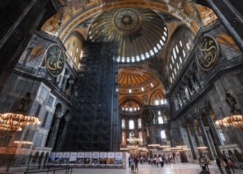 Σε άθλια κατάσταση η Αγία Σοφία ένα χρόνο αφότου έγινε τζαμί