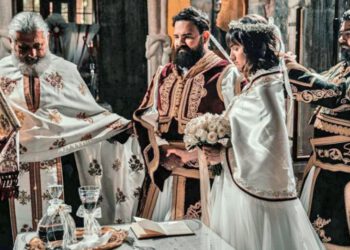 Εντυπωσιακός γάμος με “άρωμα’ επανάστασης του 1821 στα Τρίκαλα