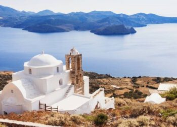 Στο επίκεντρο τουριστικών δημοσιευμάτων η Μήλος