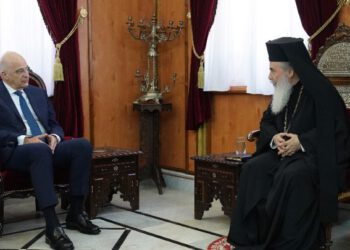 Επίσκεψη Δένδια στο Ισραήλ – Συνάντηση με τον Πατριάρχη Ιεροσολύμων