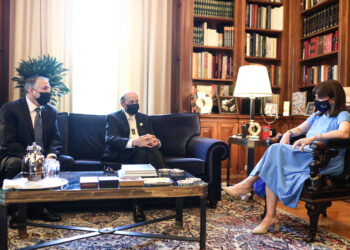 Συνάντηση Σακελλαροπούλου με ομογενείς πολιτειακούς γερουσιαστές των ΗΠΑ