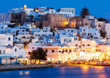 Κορυφαίο Ελληνικό νησί για τους Βρετανούς η Νάξος, σύμφωνα με τη Daily Telegraph!