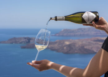 Με παραπλανητική ένδειξη «Santorini» κυκλοφορεί αργεντίνικο κρασί