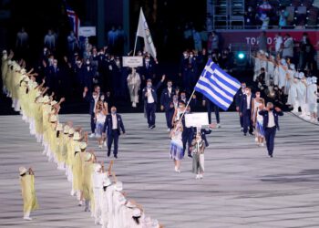 Κυμάτισε η γαλανόλευκη στην έναρξη των Ολυμπιακών Αγώνων