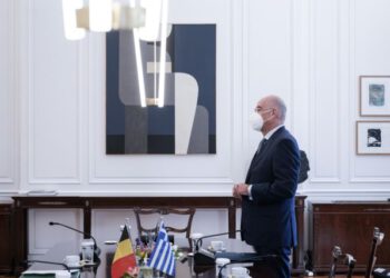 Δένδιας: Μόνο για υφαλοκρηπίδα και ΑΟΖ συζητάμε με την Τουρκία