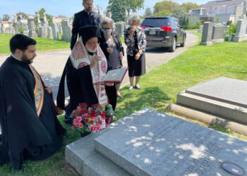 ΗΠΑ: Τρισάγιο στον τάφο του μακαριστού Μητροπολίτη Μελόης κυρού Φιλοθέου