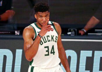 Επενδύει σε μετοχές ομάδας μπέιζμπολ του Μιλγουόκι ο Αντετοκούνμπο