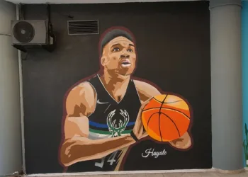 O Γιάννης Αντετοκούνμπο έγινε τοιχογραφία στη Θεσσαλονίκη