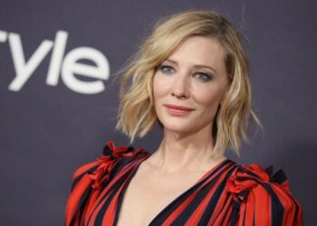 Η Κέιτ Μπλάνσετ στέλνει μήνυμα για τις φωτιές στην Ελλάδα