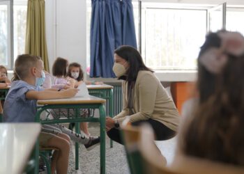 Άνοιξαν τα Σχολεία στην Ελλάδα με μέτρα και φυσική παρουσία