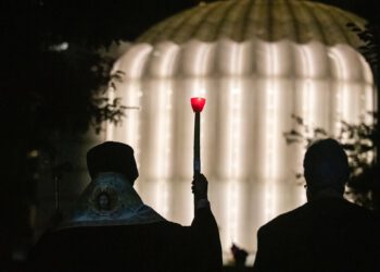 Φωταγωγήθηκε ο Άγιος Νικόλαος στο «Σημείο Μηδέν», 20 χρόνια μετά