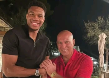 Μυθική συνάντηση: Ο Αντετοκούνμπο συνάντησε τον Νίκο Γκάλη