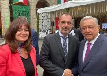 Συνάντηση Κατσανιώτη με τον πρόεδρο του Μεξικού Ομπραδόρ