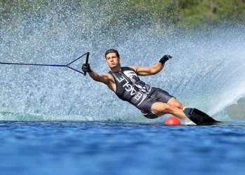 Ο πρώτος Έλληνας στο Παγκόσμιο Πρωτάθλημα Θαλάσσιου Σκι Ανδρών!