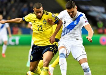 Ο προπονητής της Στουτγκάρδης αποθέωσε τον Μαυροπάνο