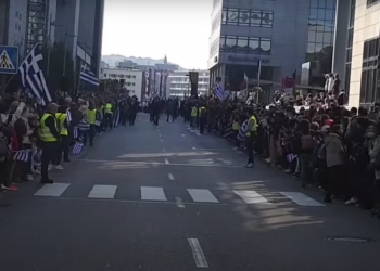 Ρίγος στη Στουτγάρδη – Μεγάλη παρέλαση της Ελληνικής Ομογένειας