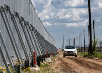 «Με εθνικά κονδύλια» προχωράει η Ελλάδα στην επέκταση του φράχτη στον Έβρο