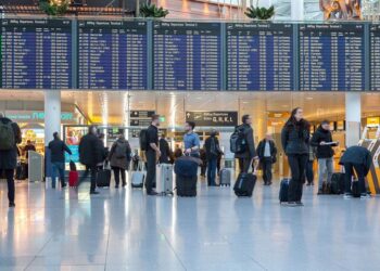 Γερμανία: Σε καραντίνα οι ανεμβολίαστοι ταξιδιώτες από την Ελλάδα