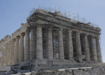 Επαναπατρίζεται θραύσμα της ζωφόρου του Παρθενώνα από την Ιταλία