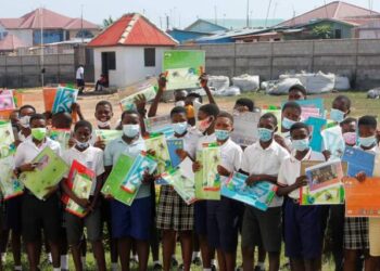 Στο Ελληνικό Σχολείο στην Γκάνα ο Νίκος Δένδιας