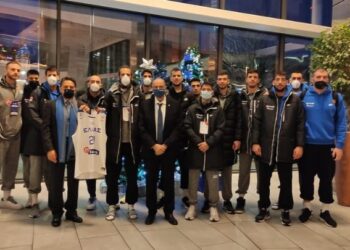 Κοντά στην Εθνική ο πρέσβης της Ελλάδας στο Λονδίνο