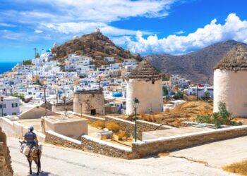 Η Ίος «ταξιδεύει» σε Λονδίνο και Κίνα και «γοητεύει» Γερμανό φωτογράφο