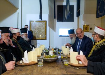 Δείπνο του ΥΠΕΞ με μητροπολίτες και μουφτήδες της Θράκης