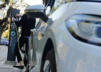 Η Αθήνα μπαίνει σε τροχιά ηλεκτροκίνησης